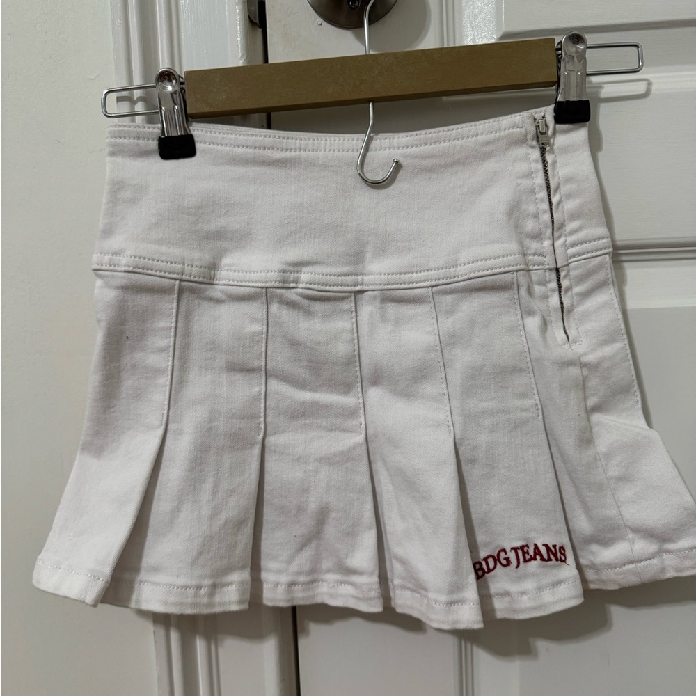 BDG White Pleated Skirt